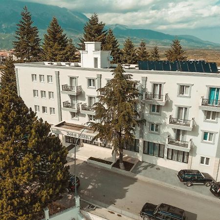 Hotel Turizem Shkelzeni Bajram Curri Exterior foto